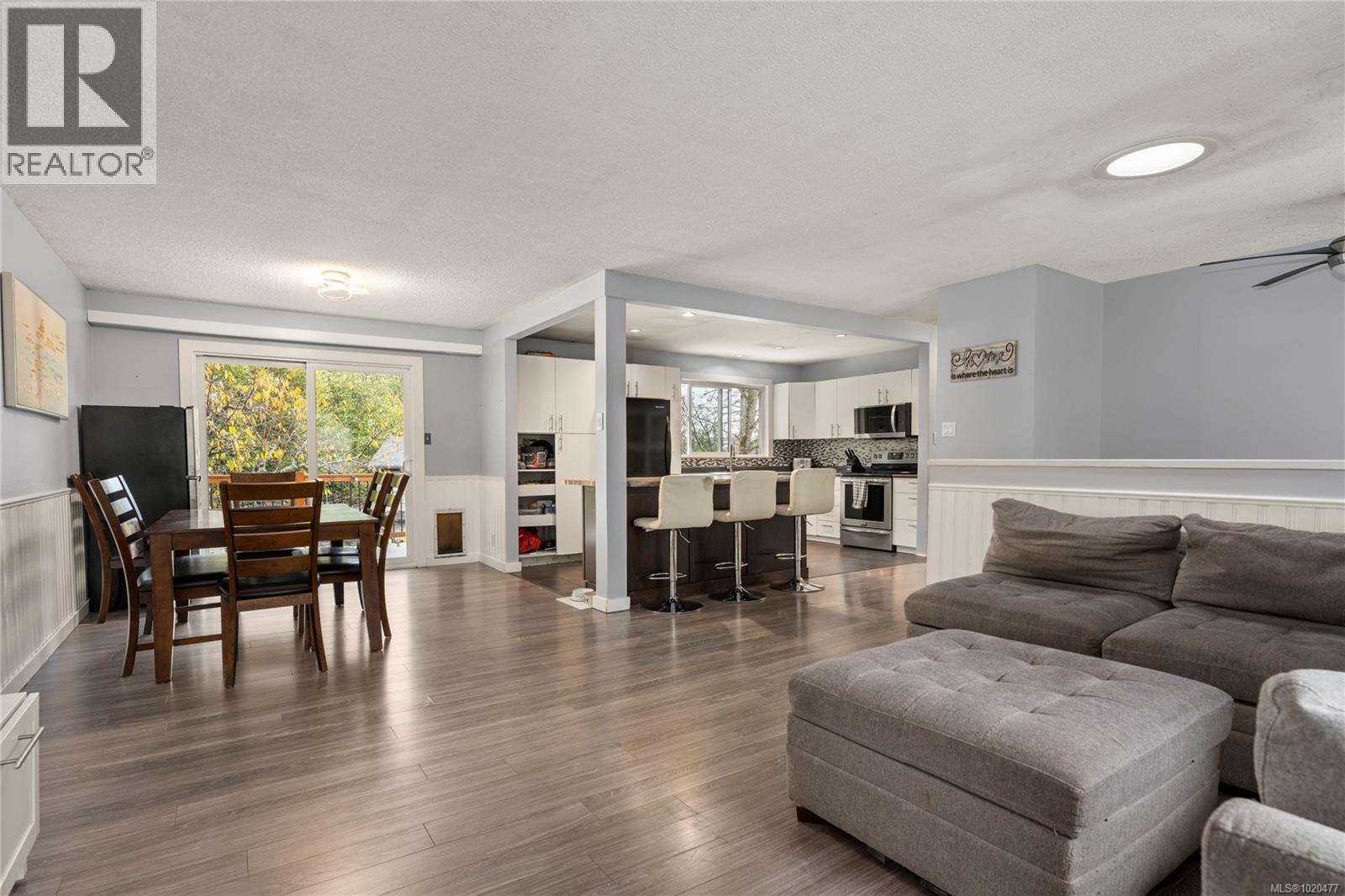 3086 Shamrock Pl, Nanaimo