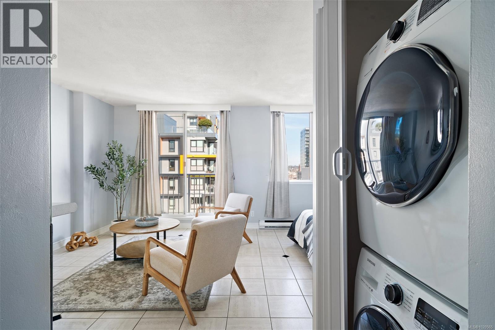 1009 835 View St, Victoria