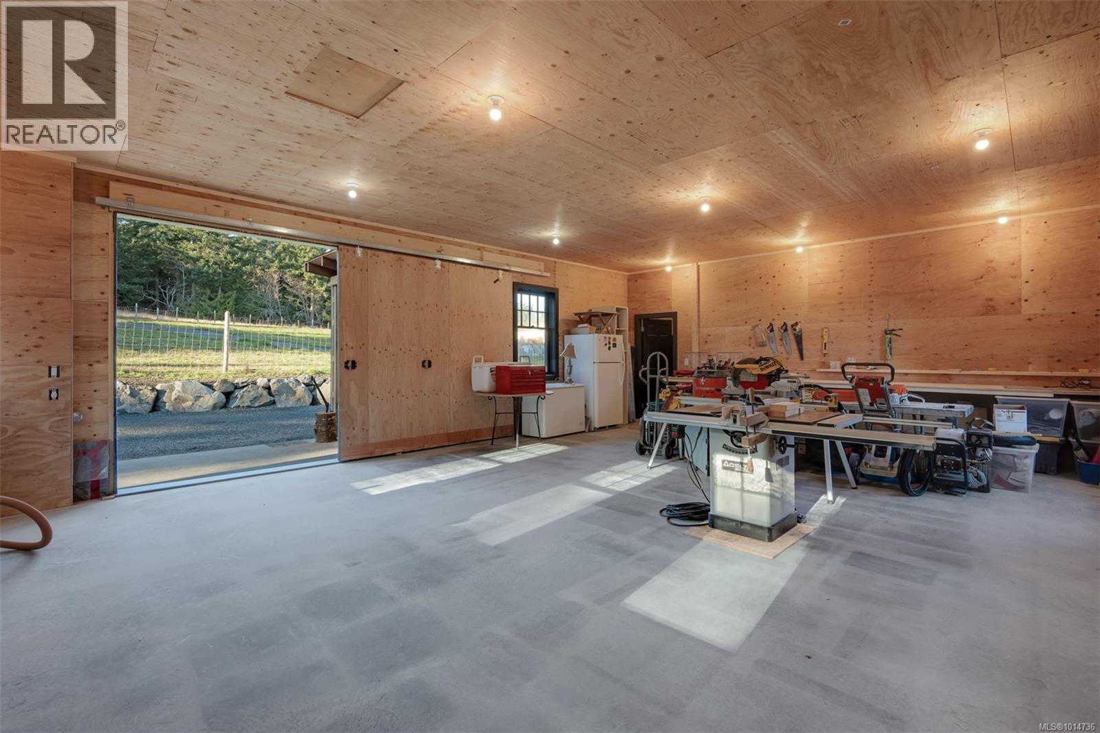 735 Arden Rd, Metchosin