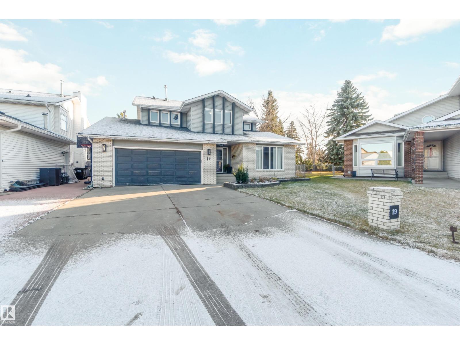 19 GREENBOROUGH CR, Sherwood Park