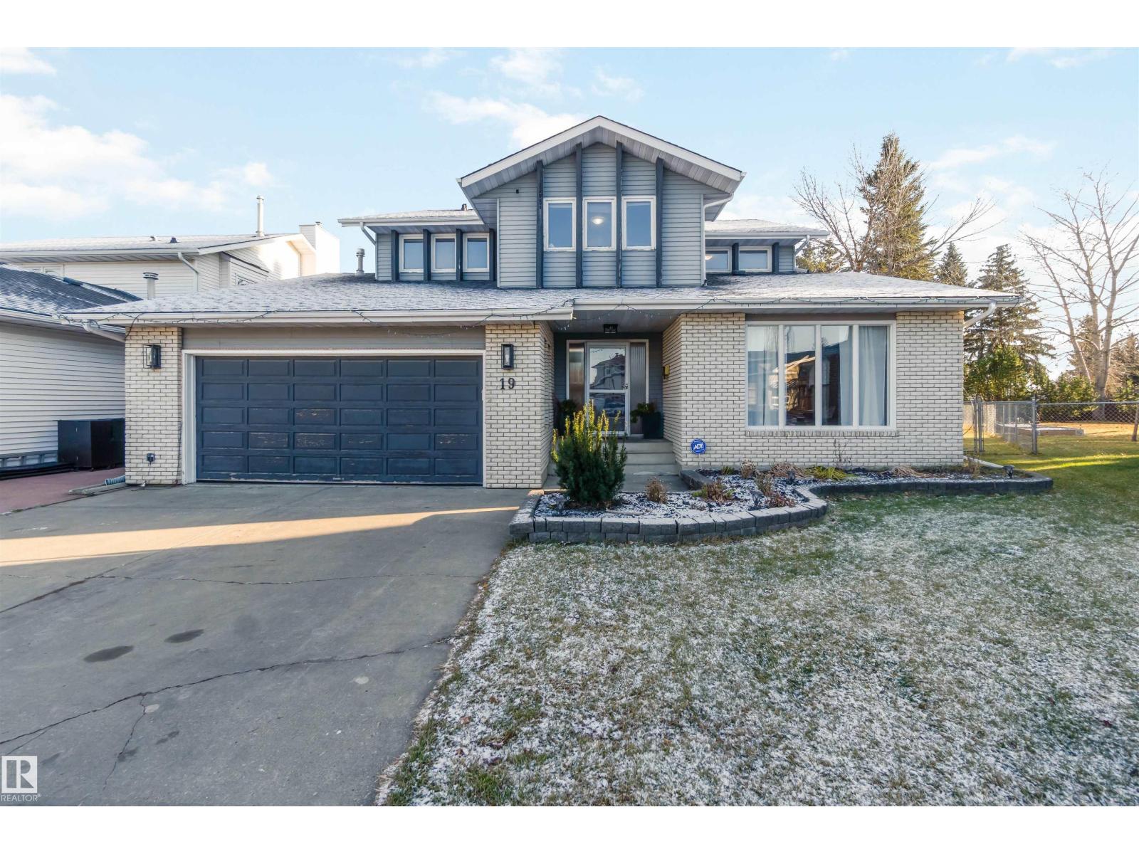 19 GREENBOROUGH CR, Sherwood Park
