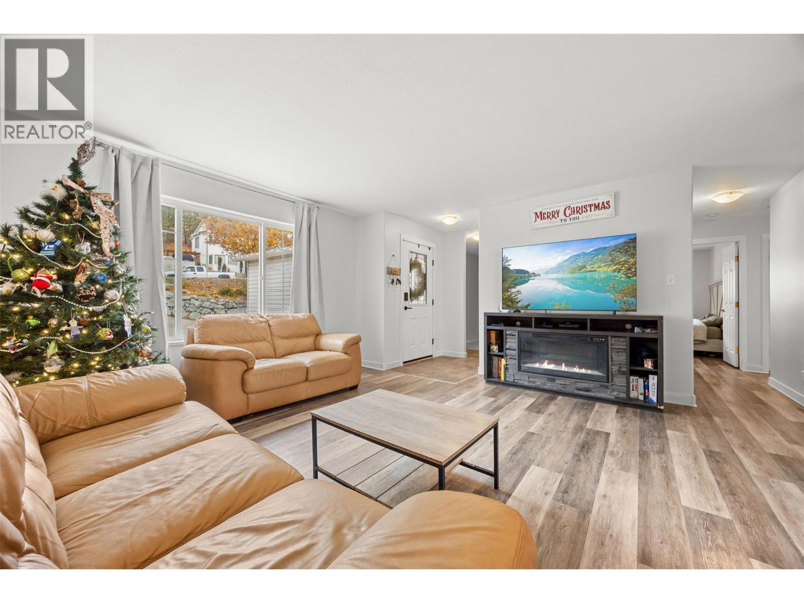  3011 Ensign Way, West Kelowna