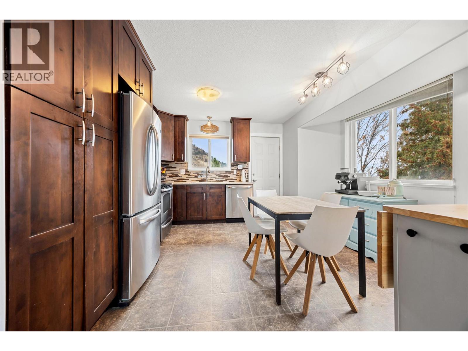  3011 Ensign Way, West Kelowna