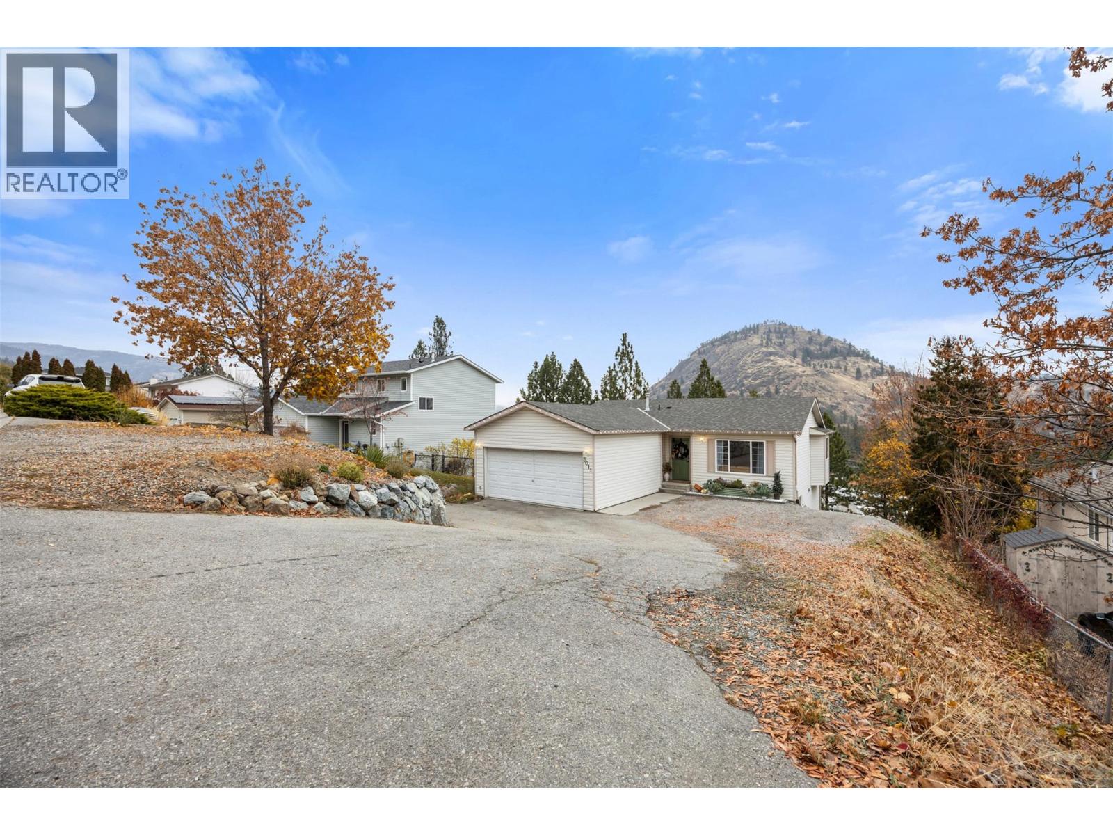  3011 Ensign Way, West Kelowna