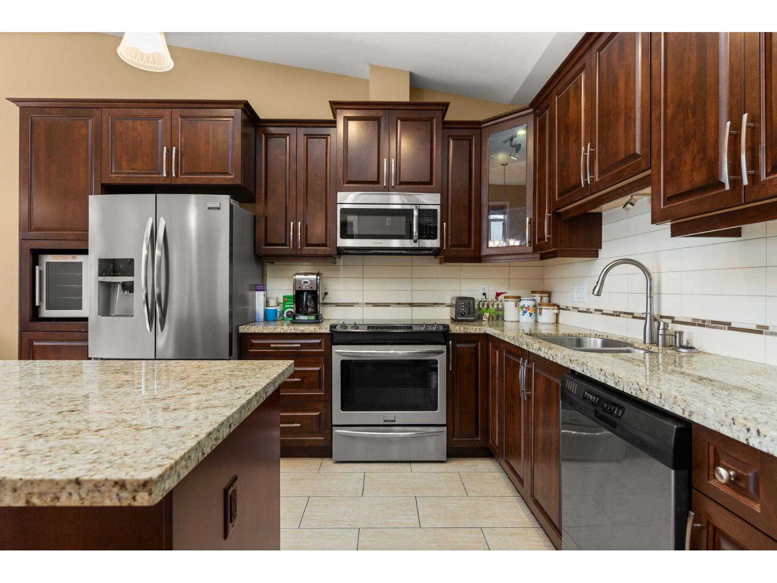 568 8258 207A STREET, Langley