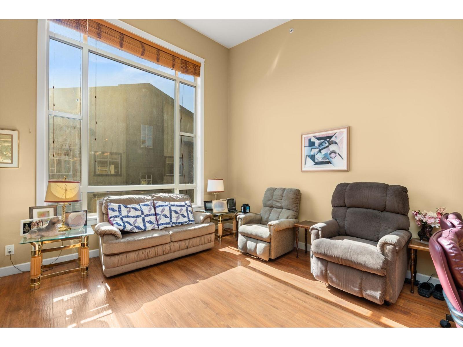 568 8258 207A STREET, Langley