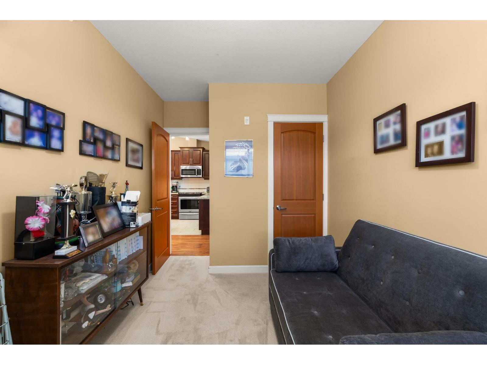 568 8258 207A STREET, Langley