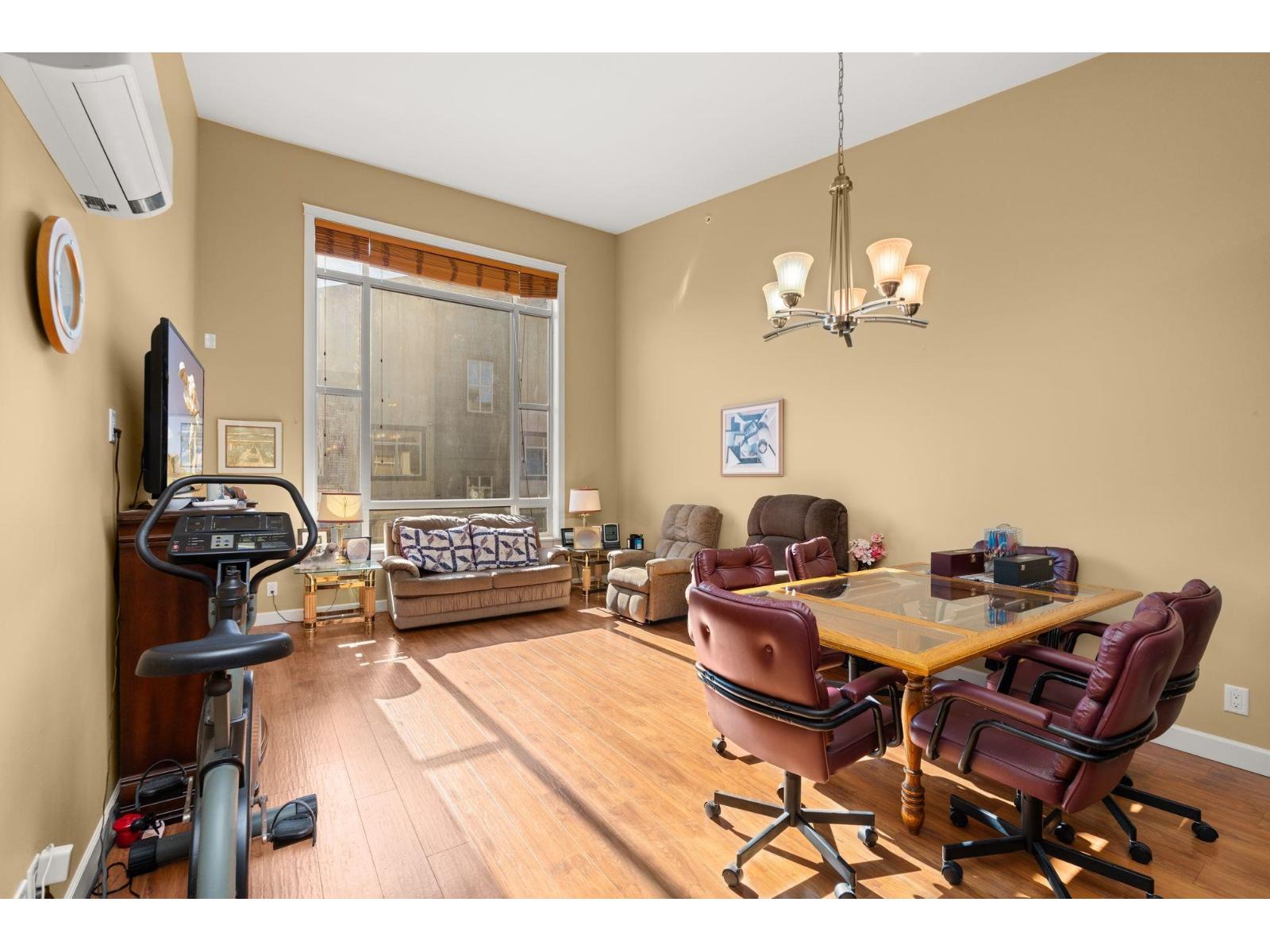 568 8258 207A STREET, Langley