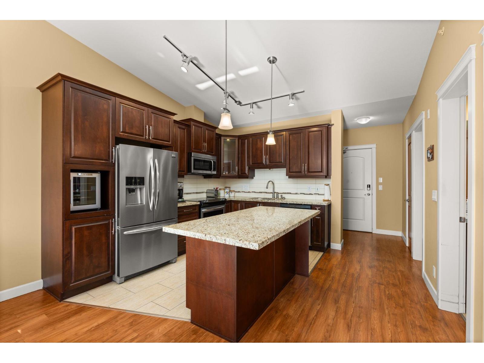 568 8258 207A STREET, Langley