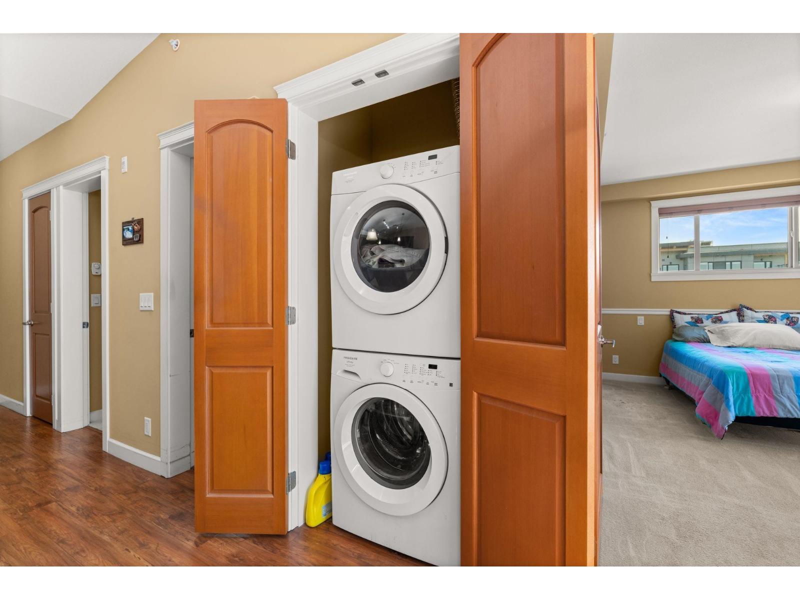 568 8258 207A STREET, Langley