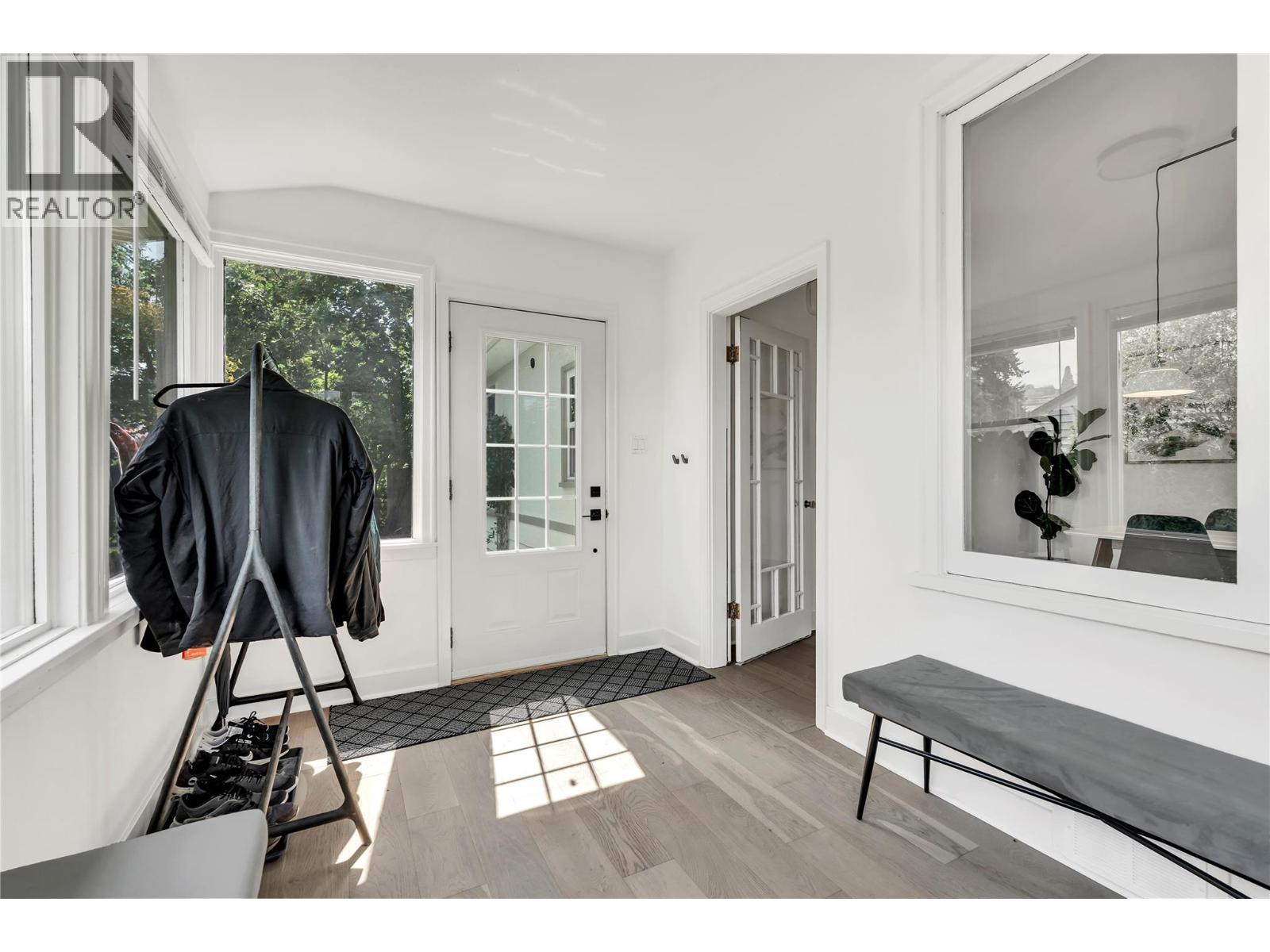  12432 Victoria Road South, Summerland