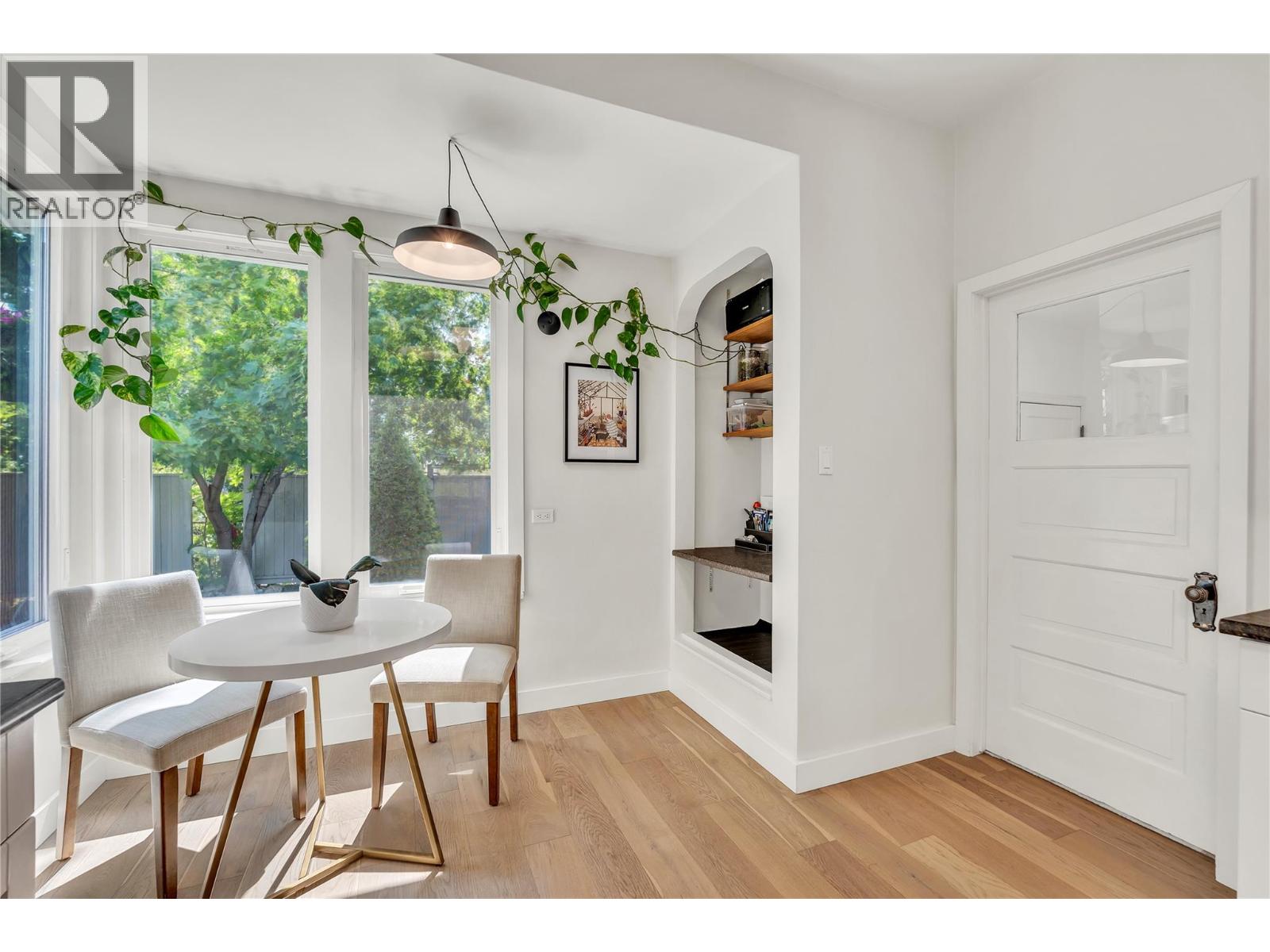  12432 Victoria Road South, Summerland