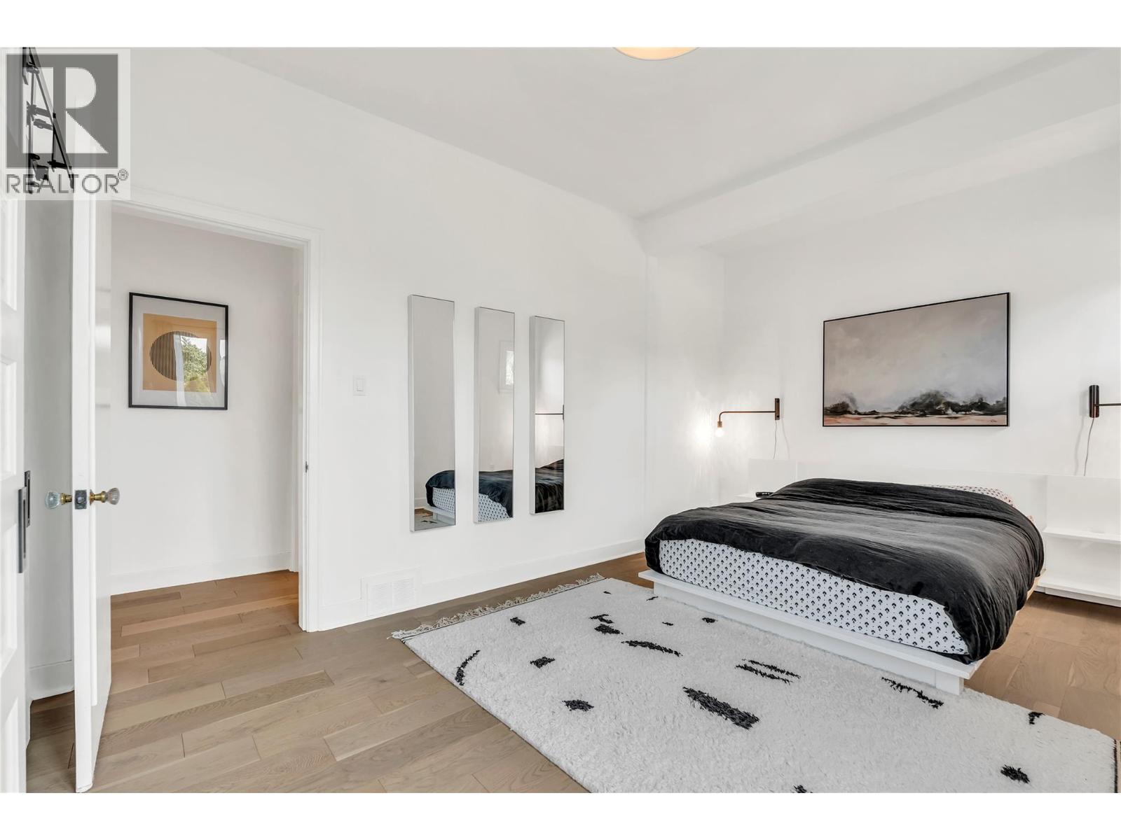  12432 Victoria Road South, Summerland