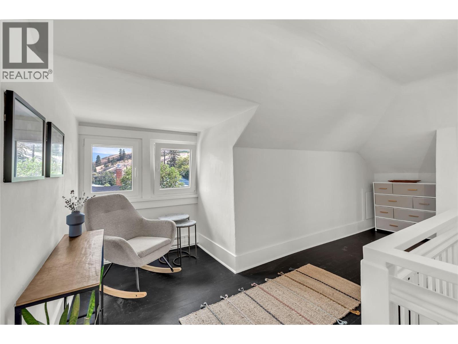  12432 Victoria Road South, Summerland