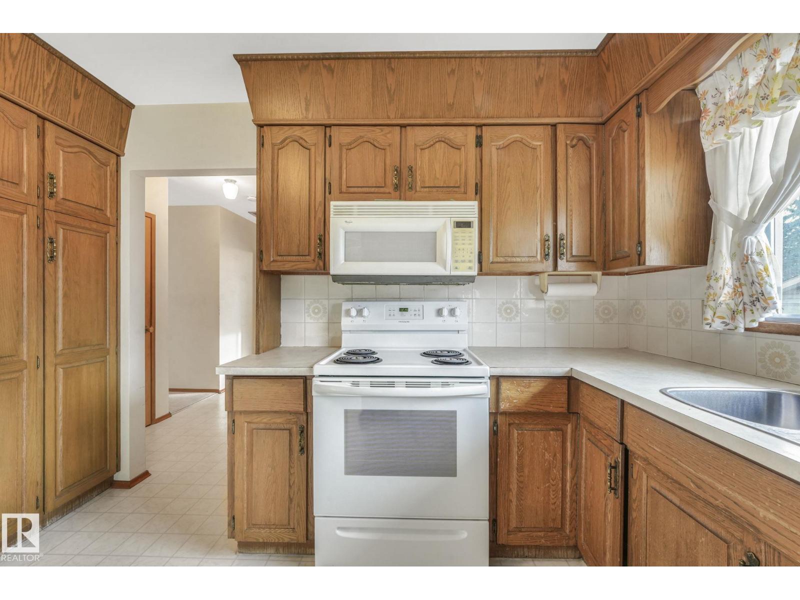 9519 134 AV NW, Edmonton