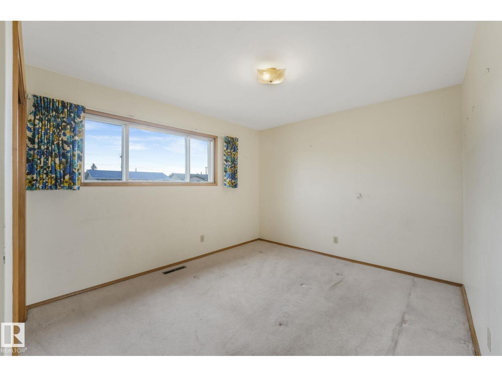 9519 134 AV NW, Edmonton