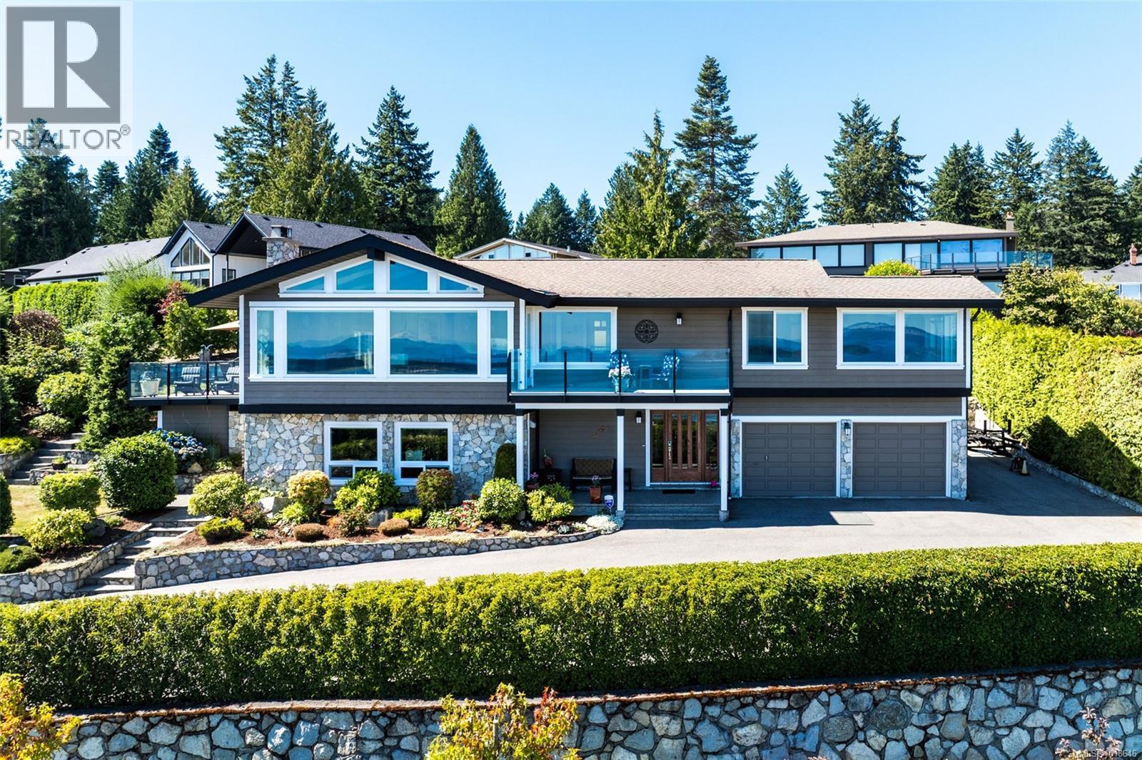 8874 Park Pacific Terr, North Saanich