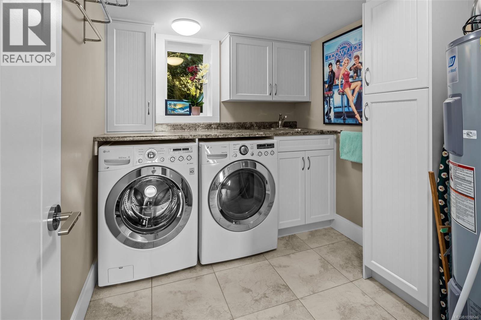 8874 Park Pacific Terr, North Saanich