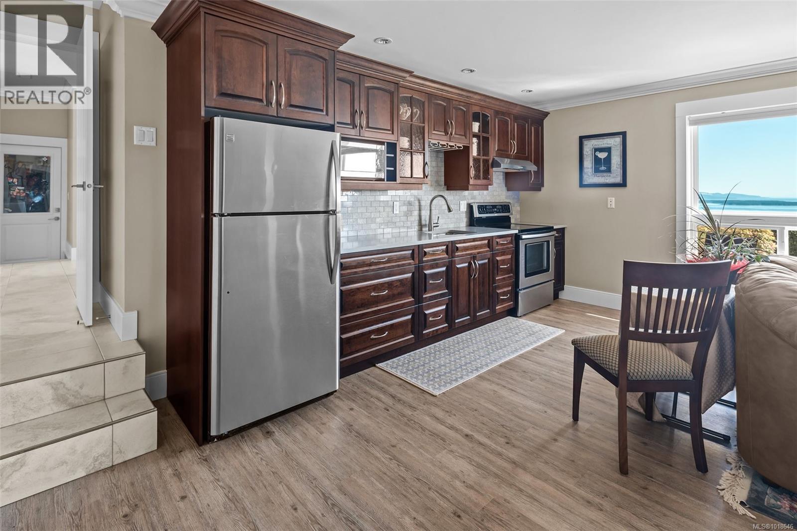 8874 Park Pacific Terr, North Saanich