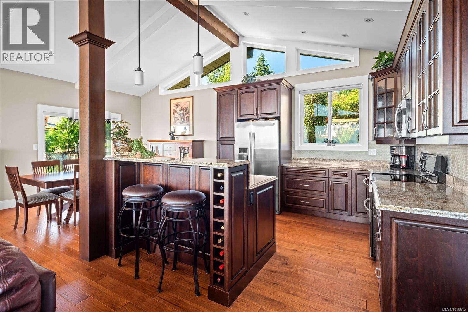 8874 Park Pacific Terr, North Saanich