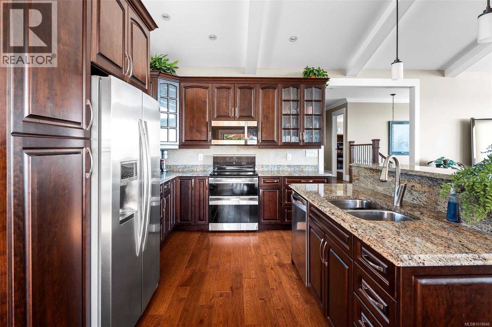 8874 Park Pacific Terr, North Saanich