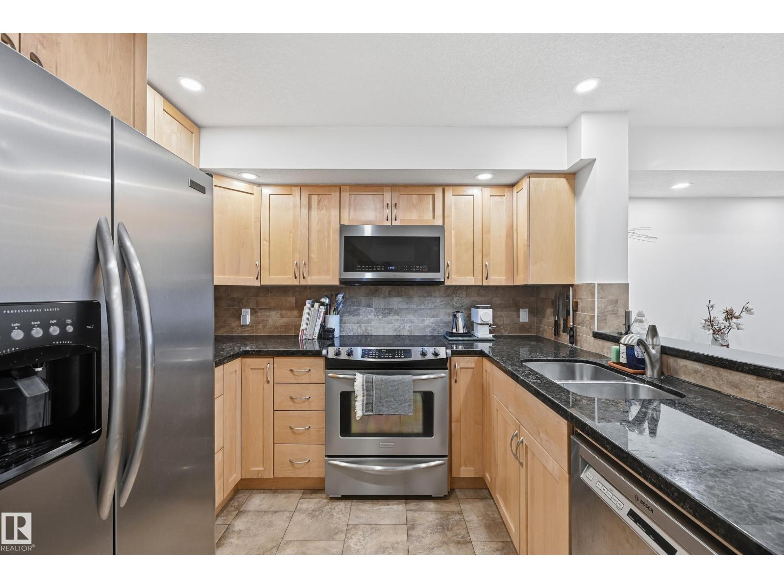 11138 83 AV NW, Edmonton