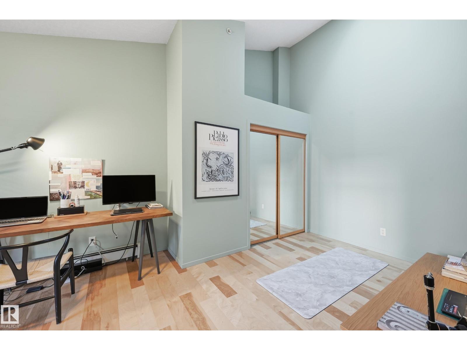 11138 83 AV NW, Edmonton