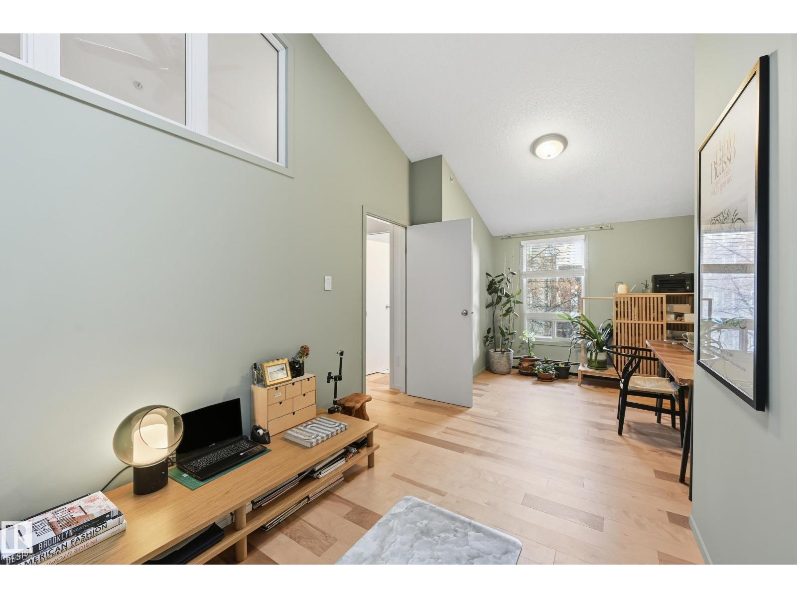 11138 83 AV NW, Edmonton