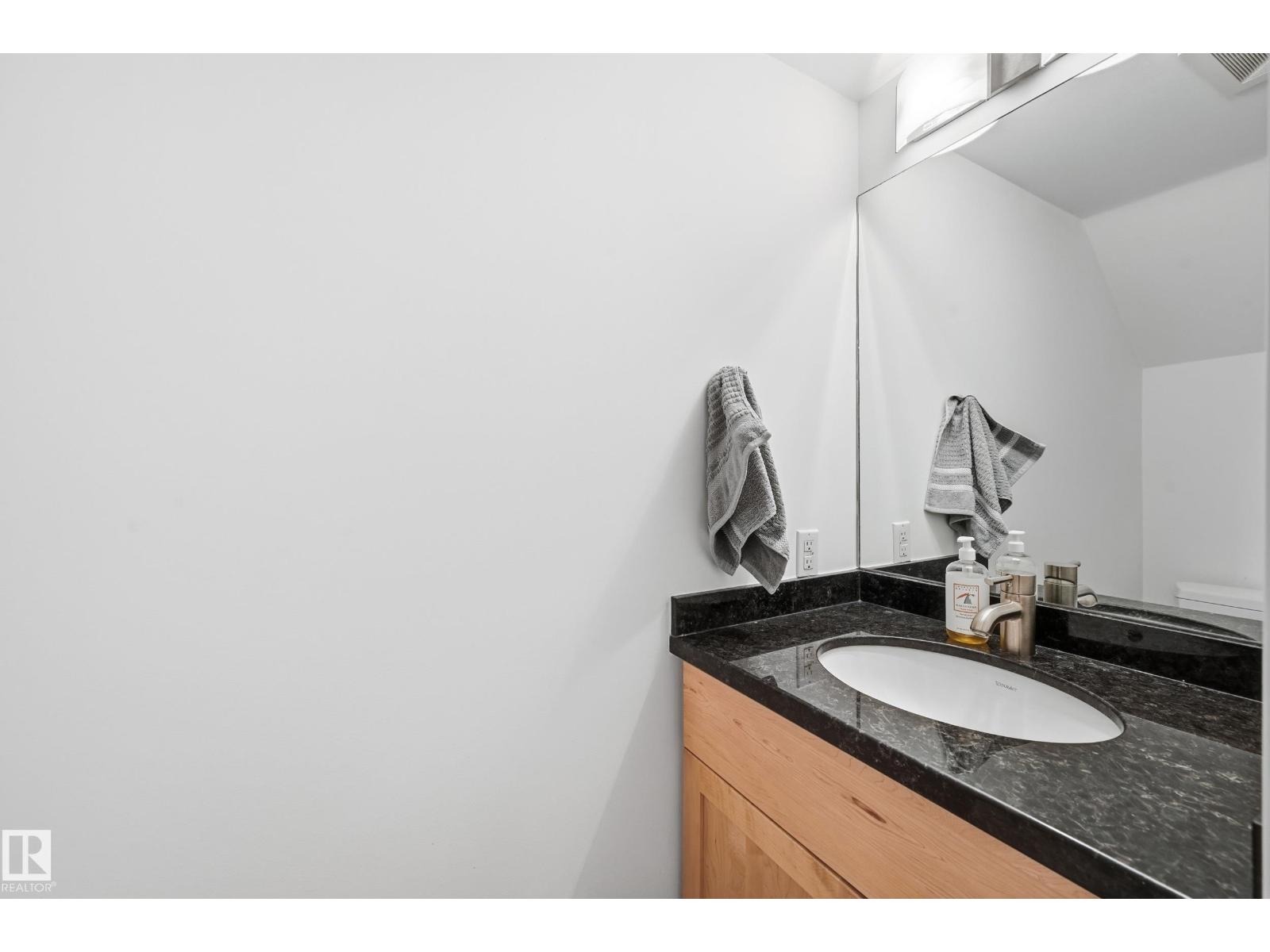 11138 83 AV NW, Edmonton