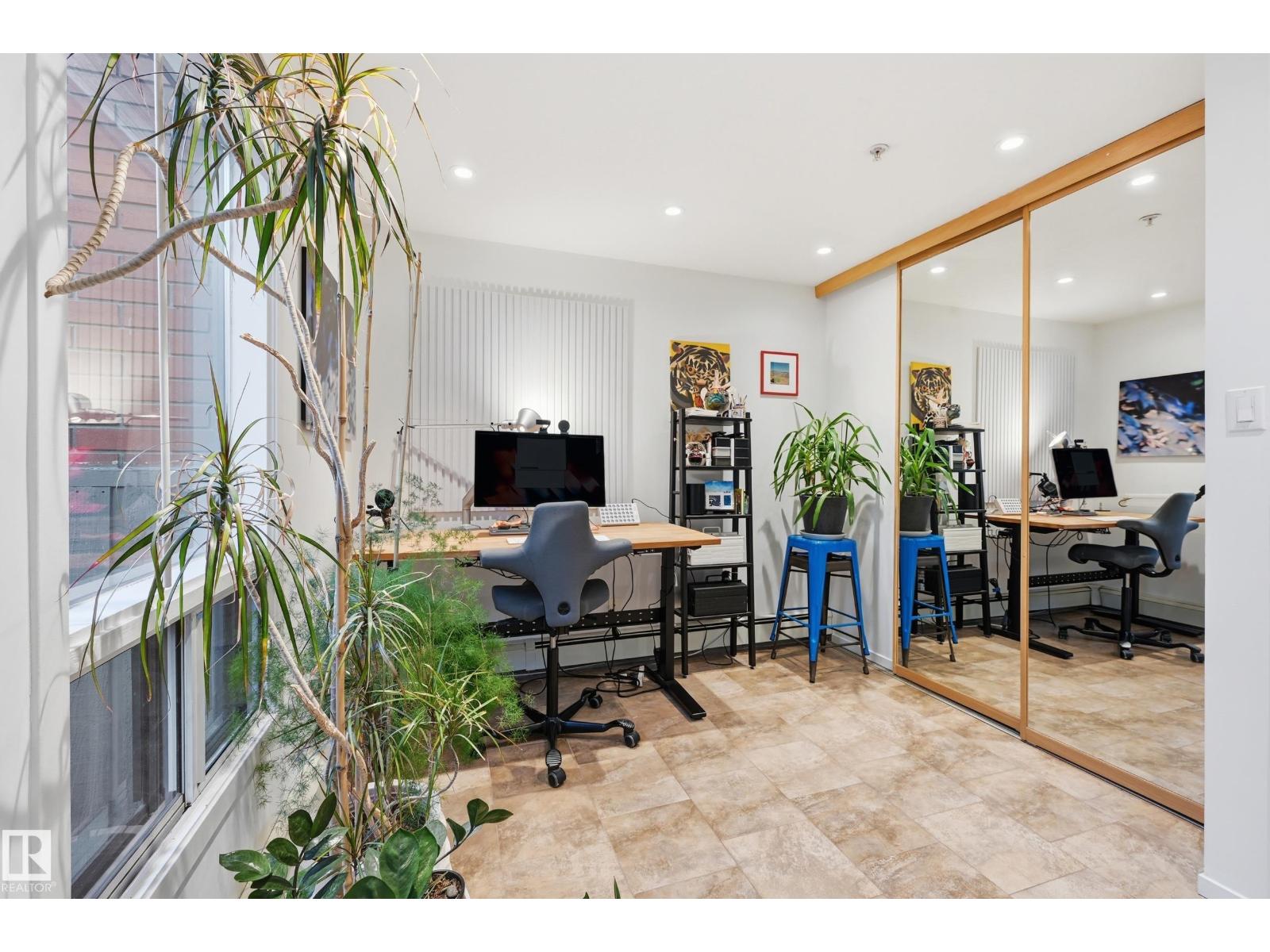 11138 83 AV NW, Edmonton