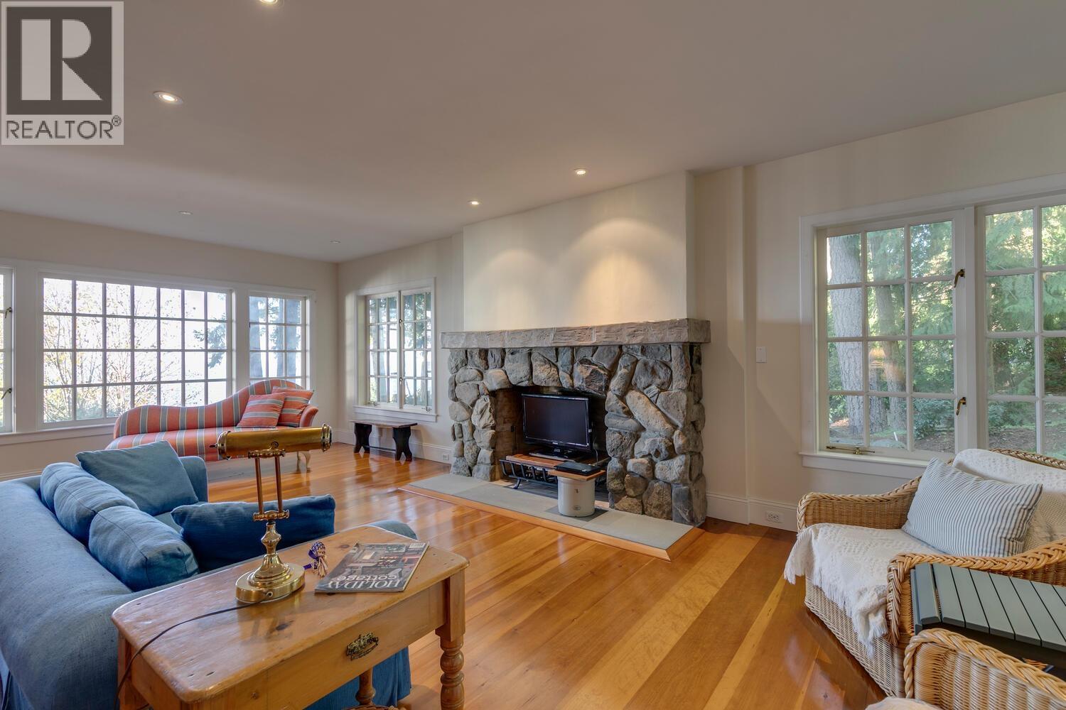 1289 GOWER POINT ROAD, Gibsons