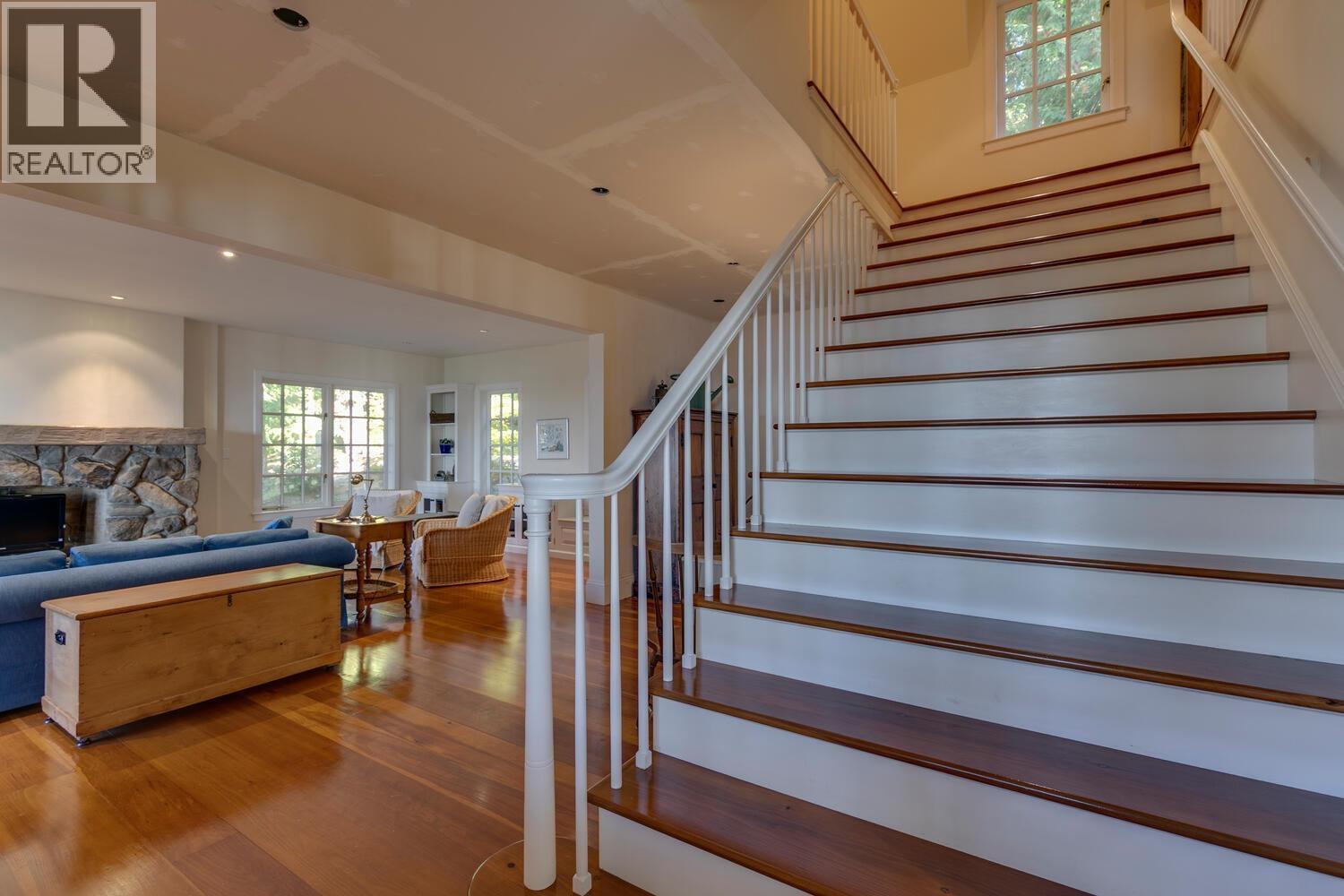 1289 GOWER POINT ROAD, Gibsons