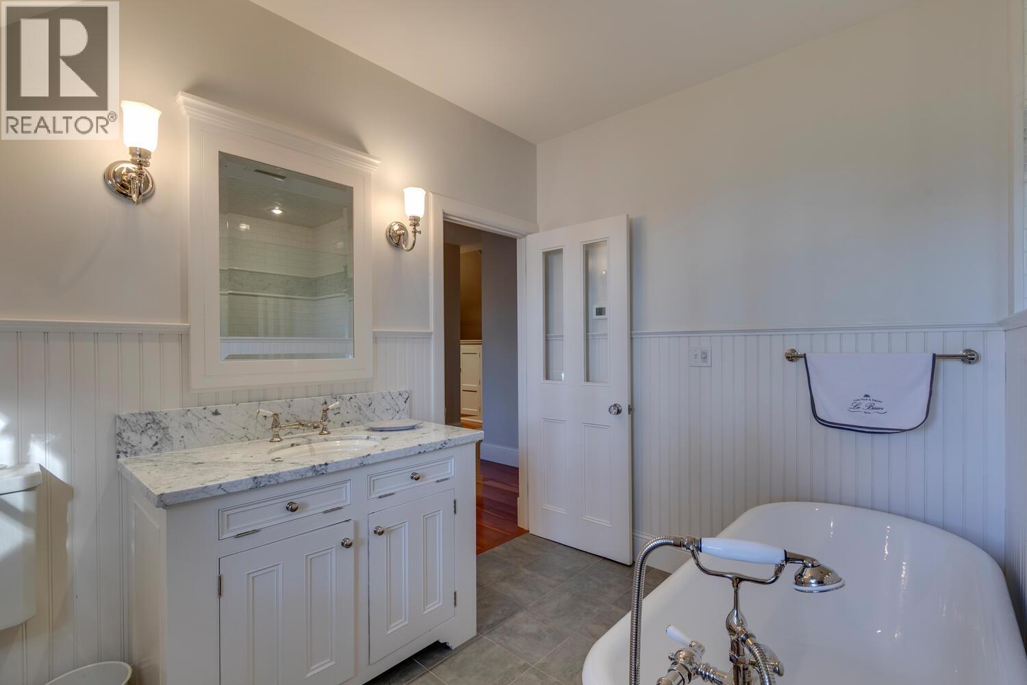 1289 GOWER POINT ROAD, Gibsons