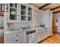 1289 Gower Point Road, Gibsons, BC V0N1V3 Photo 13