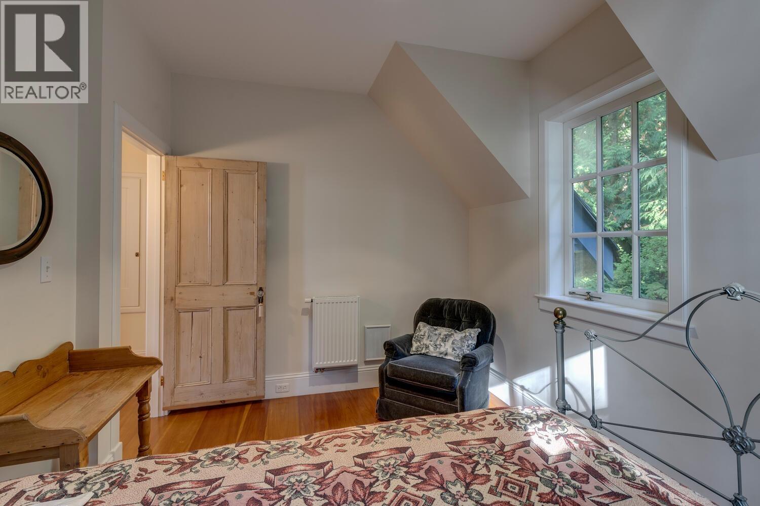 1289 GOWER POINT ROAD, Gibsons