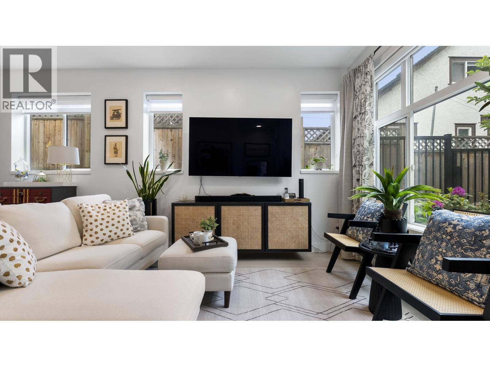 13 1211 EIGHTH AVENUE, New Westminster