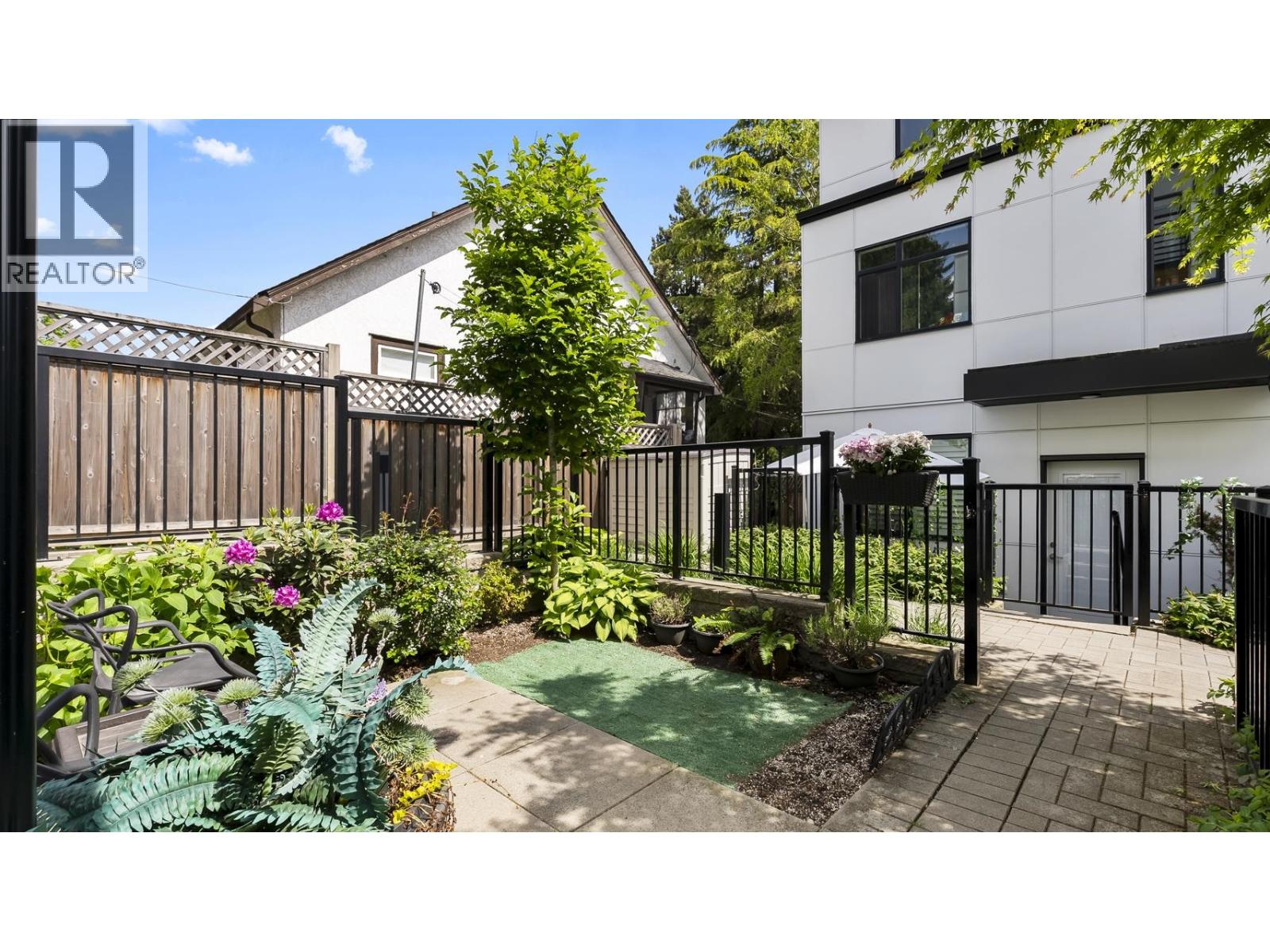 13 1211 EIGHTH AVENUE, New Westminster