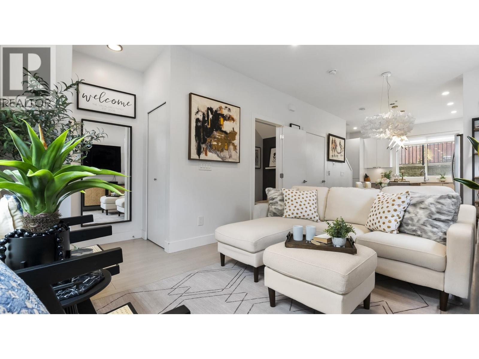 13 1211 EIGHTH AVENUE, New Westminster