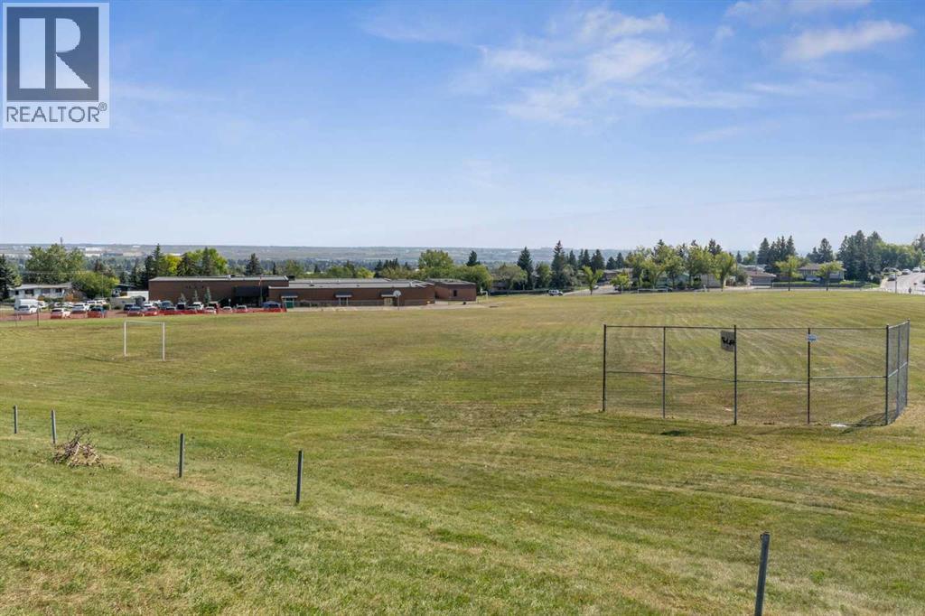 Single Family House for Sale in   Hunterview Drive NW Huntington Hills Calgary 