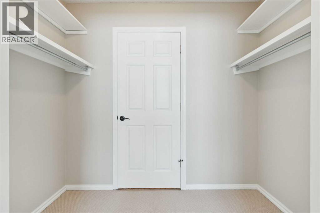 Single Family House for Sale in   Hunterview Drive NW Huntington Hills Calgary 