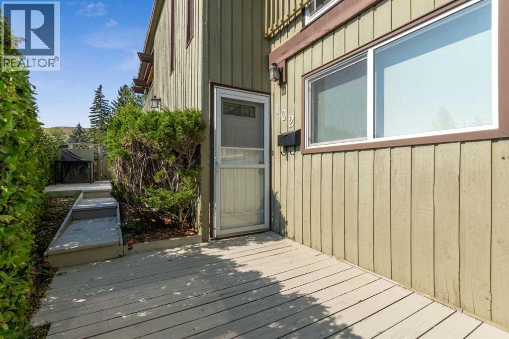 Single Family House for Sale in   Hunterview Drive NW Huntington Hills Calgary 