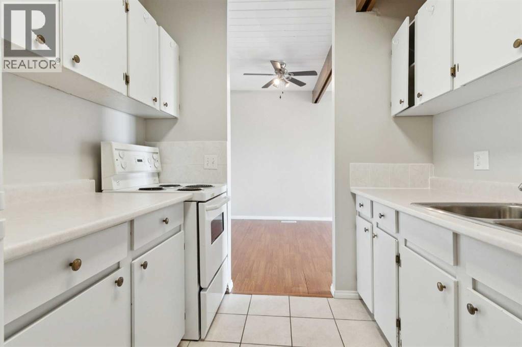 Single Family House for Sale in   Hunterview Drive NW Huntington Hills Calgary 