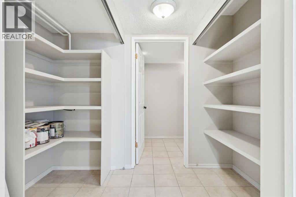 Single Family House for Sale in   Hunterview Drive NW Huntington Hills Calgary 