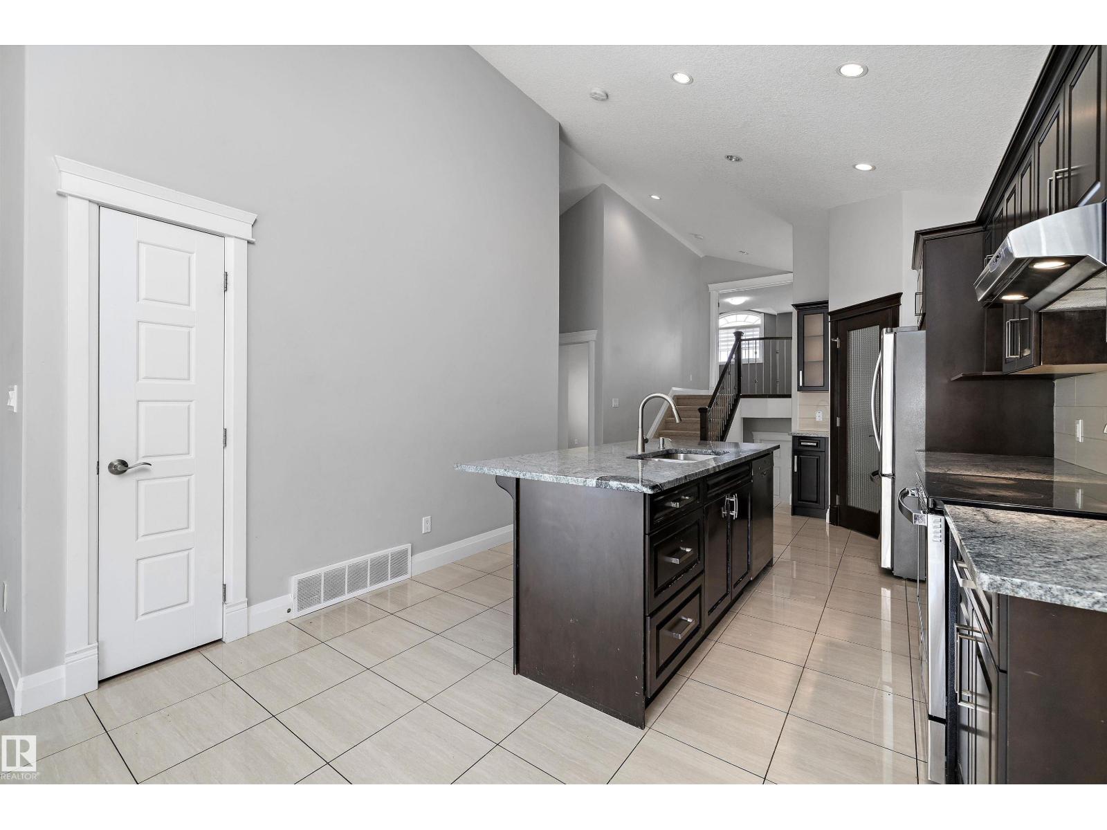 550 ALBANY WY NW, Edmonton