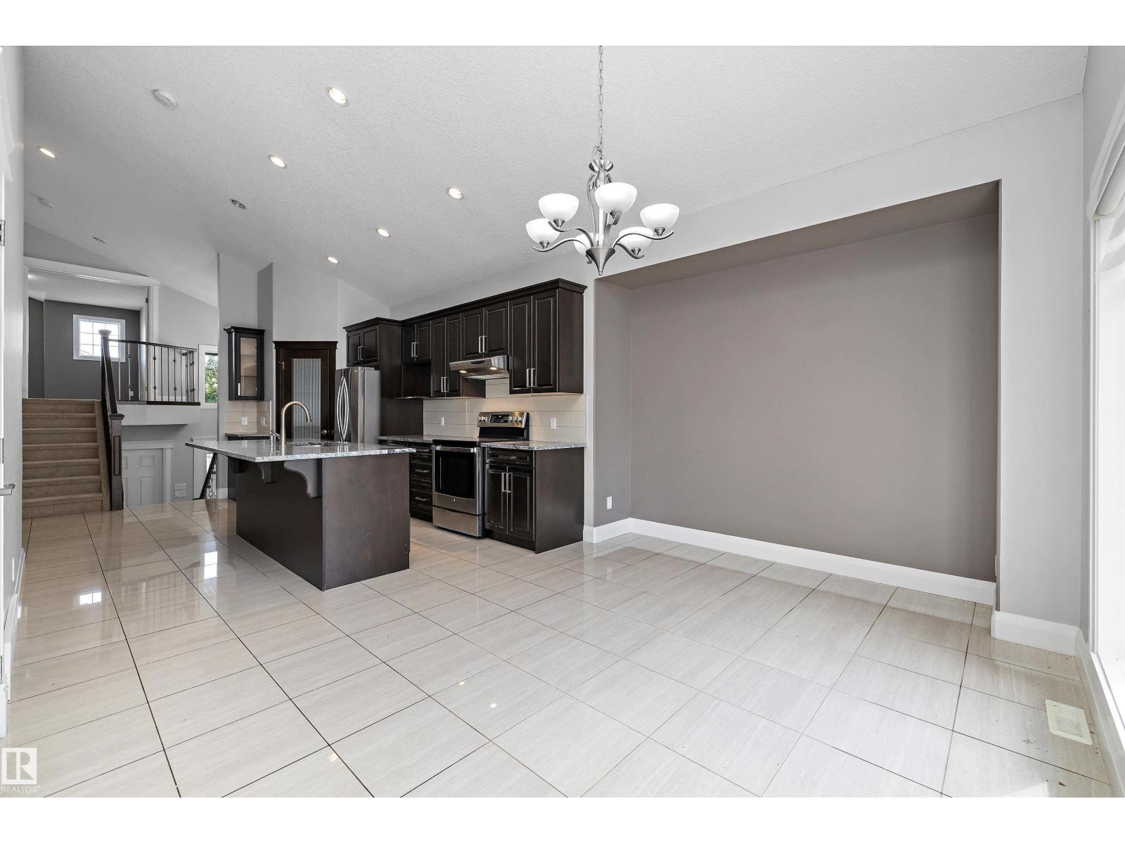 550 ALBANY WY NW, Edmonton