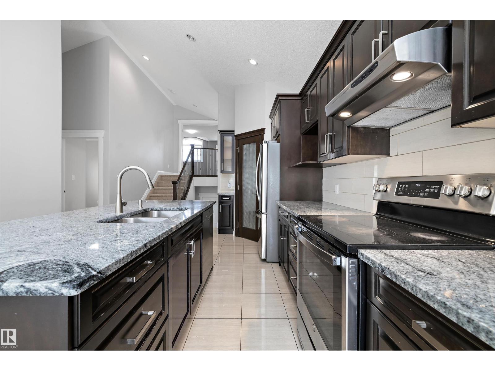 550 ALBANY WY NW, Edmonton