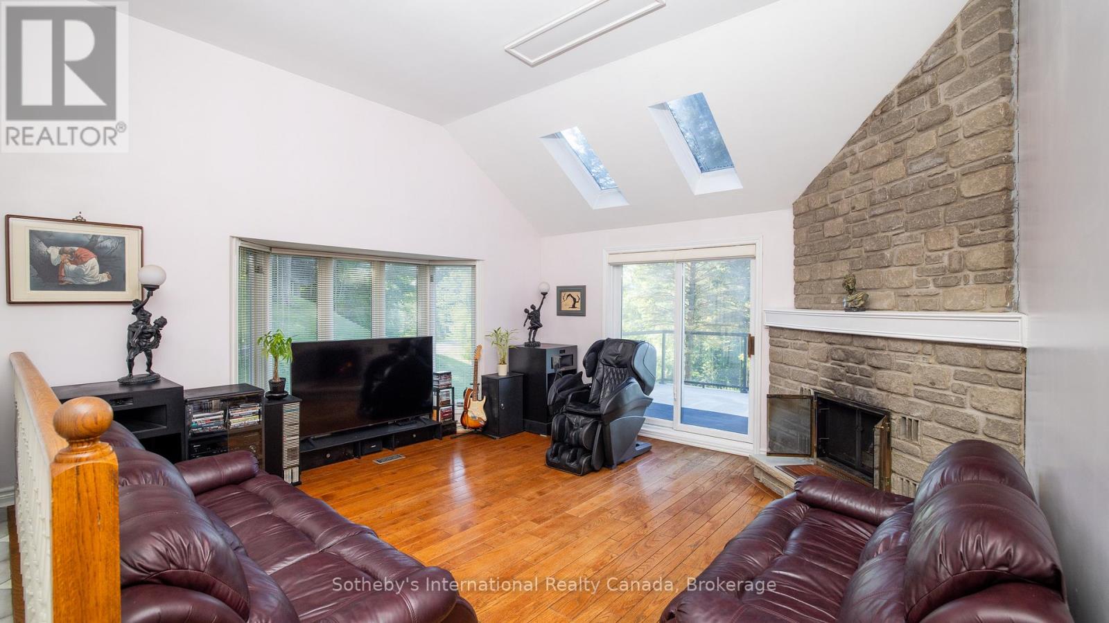 12 MATSON DRIVE, Caledon (Palgrave), Ontario