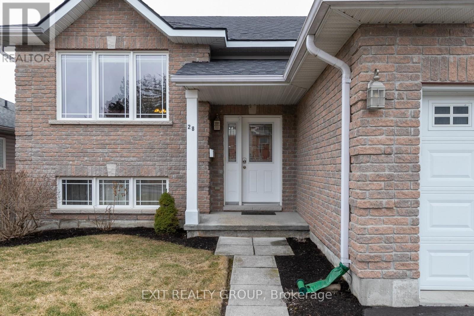 28 KYLE COURT - 2
