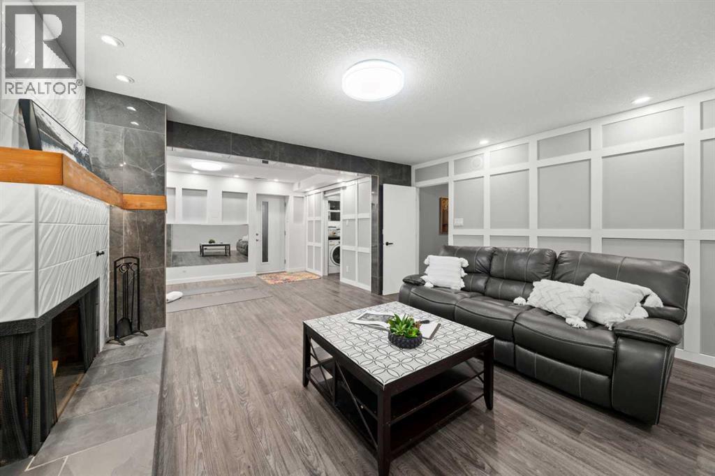 Single Family House Bi-level for Sale in  Bearspaw Drive NW Brentwood Calgary 