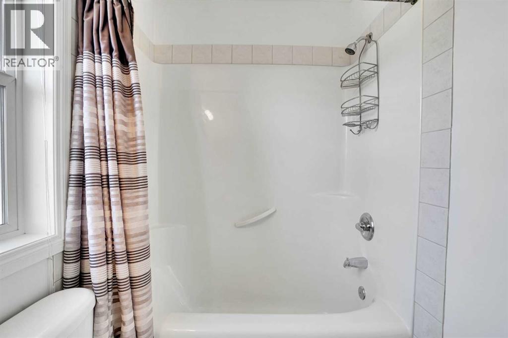 Single Family House for Sale in  Royal Manor NW Royal Oak Calgary 